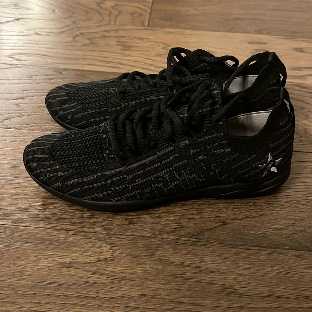Reebok Women's Black Athletic Shoes